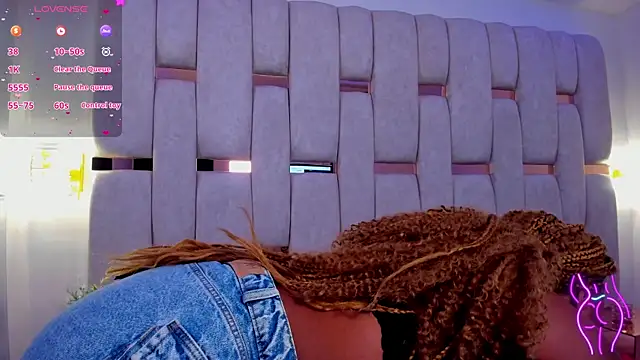 mia schwarz online show from 02/01/25, 01:41