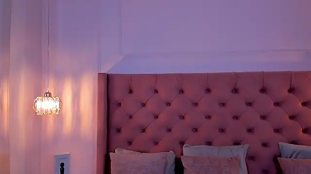 mia schwarz online show from 09/26/25, 10:27