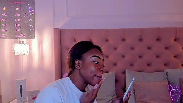 mia schwarz online show from 09/19/25, 10:03