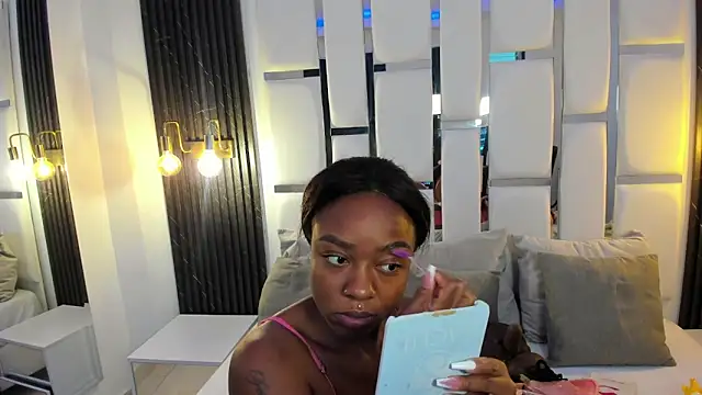 mia schwarz online show from 10/08/25, 10:10