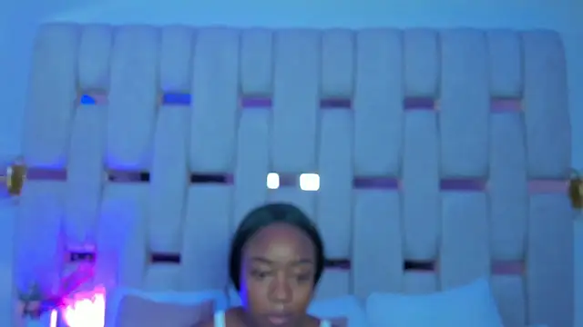 mia schwarz online show from 02/21/26, 01:46