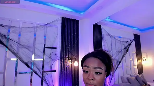 mia schwarz online show from 10/31/25, 11:11