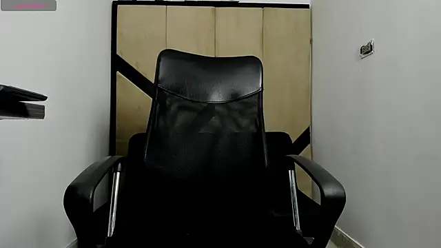 Snapshot of danielclarton1 chatting on 02/06/25, 02:44 danielclarton1 online show from 02/06/25, 02:44
