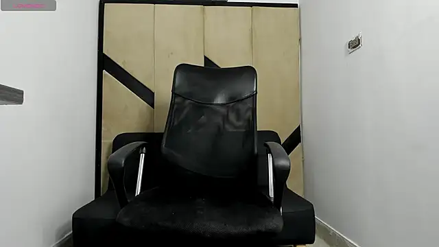 Snapshot of danielclarton1 chatting on 02/05/25, 11:02 danielclarton1 online show from 02/05/25, 11:02