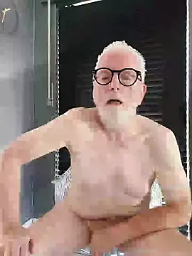 Greyhound70 online show from 09/19/25, 11:36