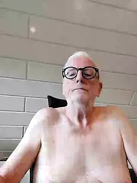 Greyhound70 online show from 10/01/25, 03:05