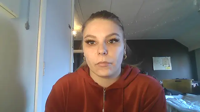 PetiteB Official online show from 02/04/25, 12:44