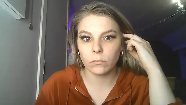 PetiteB Official online show from 02/04/25, 05:12