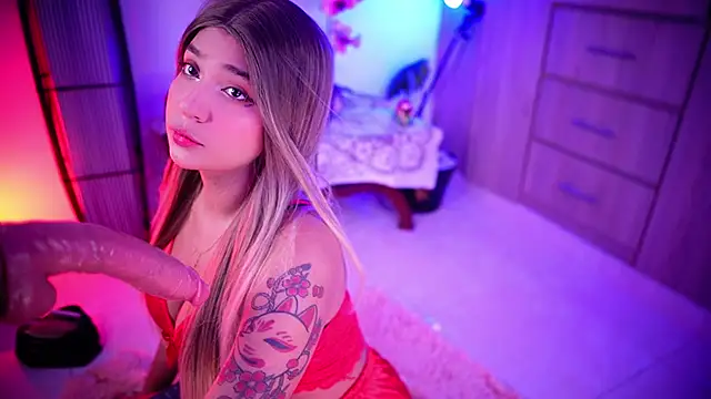 Snapshot of Mikubani18 chatting on 12/20/25, 04:37 Mikubani18 online show from 12/20/25, 04:37