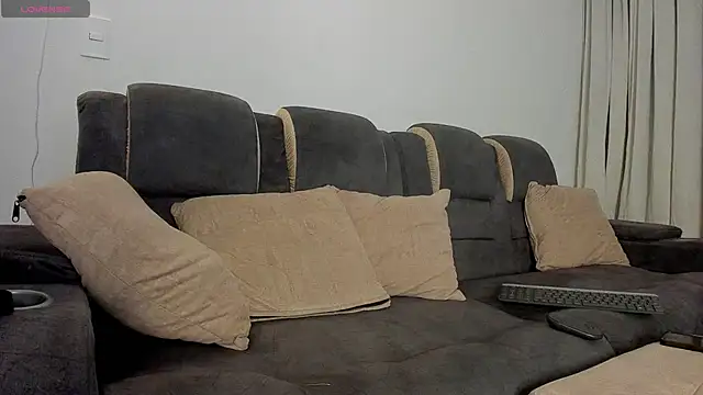 Snapshot of davis_alx1 chatting on 10/10/25, 11:27 davis alx1 online show from 10/10/25, 11:27