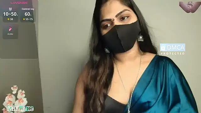 Snapshot of sameeksha_9 chatting on 09/11/25, 08:20 sameeksha 9 online show from 09/11/25, 08:20