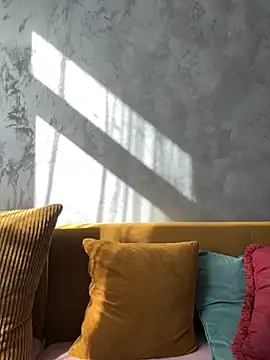 Snapshot of MayaMR chatting on 10/10/25, 07:53 MayaMR online show from 10/10/25, 07:53