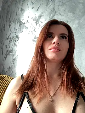 Snapshot of MayaMR chatting on 09/25/25, 07:14 MayaMR online show from 09/25/25, 07:14