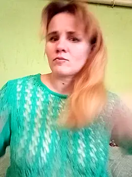 Snapshot of SannyMILF chatting on 12/13/24, 08:20 SannyMILF online show from 12/13/24, 08:20