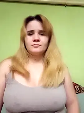 Snapshot of SannyMILF chatting on 12/14/24, 04:08 SannyMILF online show from 12/14/24, 04:08