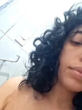 Snapshot of Sweet-diamondxxx chatting on 04/19/26, 01:01 Sweet-diamondxxx online show from 04/19/26, 01:01