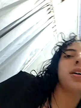 Snapshot of Sweet-diamondxxx chatting on 06/15/26, 11:15 Sweet-diamondxxx online show from 06/15/26, 11:15