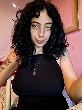 Snapshot of Sweet-diamondxxx chatting on 10/11/25, 12:39 Sweet-diamondxxx online show from 10/11/25, 12:39