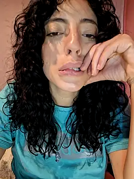 Snapshot of Sweet-diamondxxx chatting on 10/23/25, 05:33 Sweet-diamondxxx online show from 10/23/25, 05:33