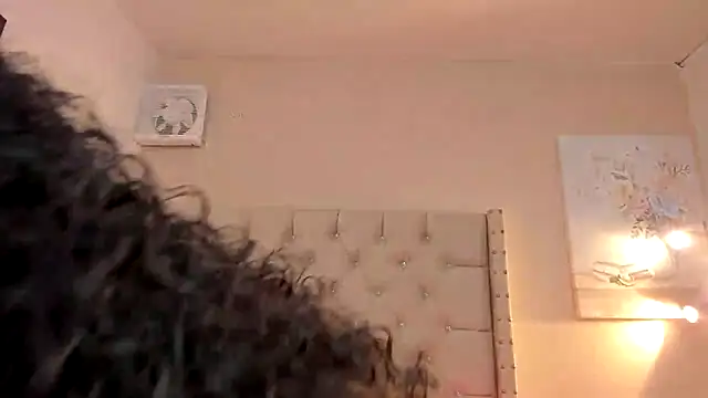 Snapshot of vanesasexyhot21 chatting on 09/20/25, 02:27 vanesasexyhot21 online show from 09/20/25, 02:27