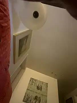 Snapshot of kikiwonderbar chatting on 12/17/25, 05:12 kikiwonderbar online show from 12/17/25, 05:12