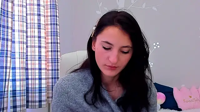 Snapshot of AniaGray chatting on 02/07/25, 12:50 AniaGray online show from 02/07/25, 12:50
