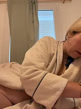 EmyLana online show from 01/12/26, 09:16