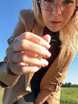 EmyLana online show from 04/21/26, 06:53