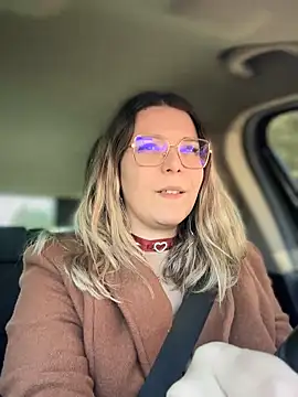 EmyLana online show from 02/04/25, 02:10