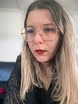 EmyLana online show from 02/06/25, 02:04