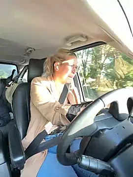 EmyLana online show from 10/19/25, 07:44