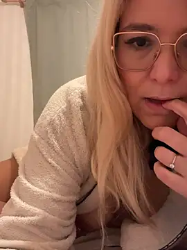 EmyLana online show from 01/13/26, 09:13