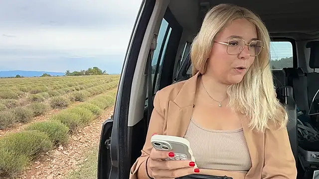 EmyLana online show from 09/13/25, 07:41