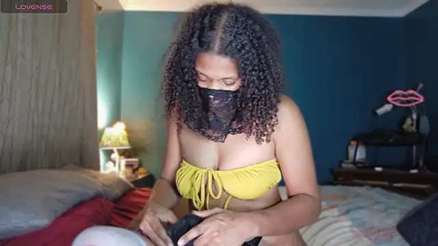 CurlyNony online show from 10/01/25, 11:30