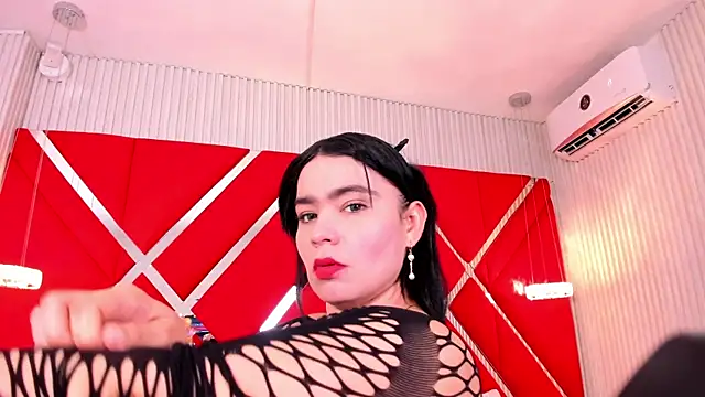 SusanCouper online show from 10/11/25, 10:44