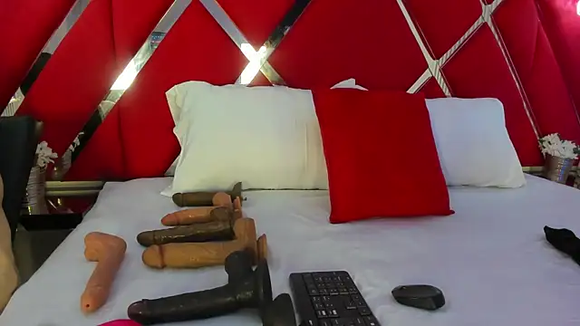 SusanCouper online show from 05/07/26, 03:44