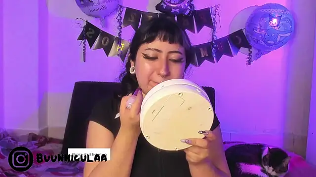 larissa01  online show from 01/16/26, 10:03