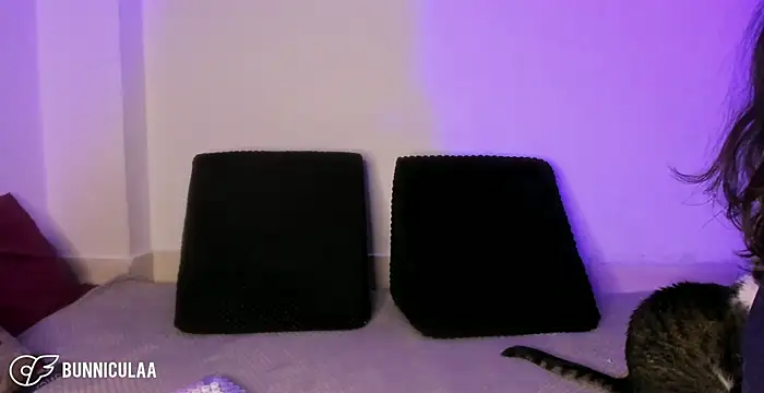 larissa01  online show from 04/07/26, 12:01