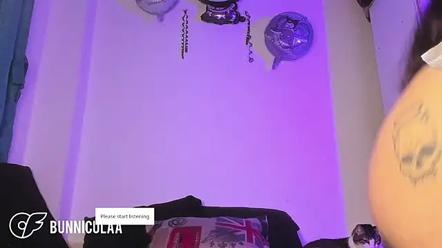 larissa01  online show from 02/12/26, 04:18