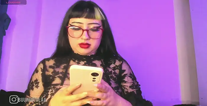 larissa01  online show from 03/09/26, 10:24