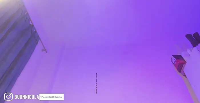 larissa01  online show from 04/11/26, 10:24