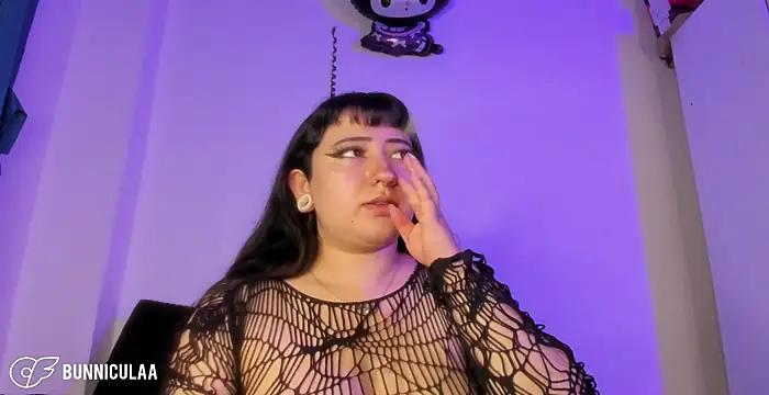 larissa01  online show from 03/14/26, 08:04