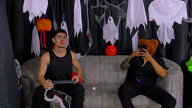 hot day online show from 10/31/25, 09:11