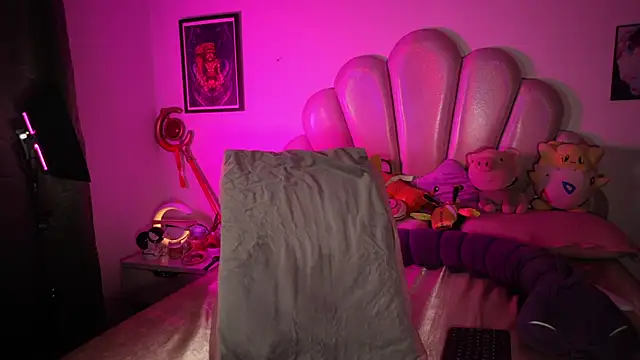LilithAsmodeus  online show from 10/17/25, 10:44
