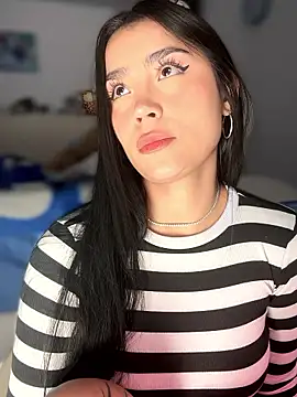 Snapshot of -Loren- chatting on 01/10/26, 11:49 -Loren- online show from 01/10/26, 11:49