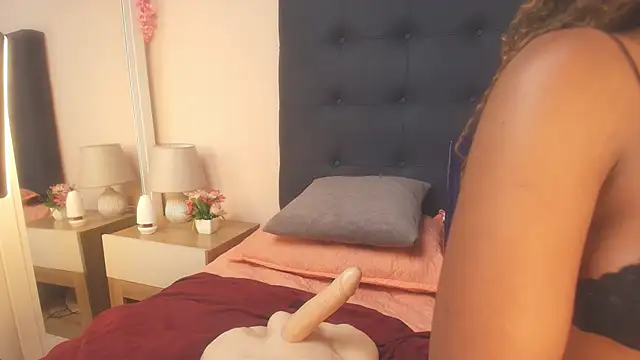 Evelonga 707 online show from 04/18/26, 07:18