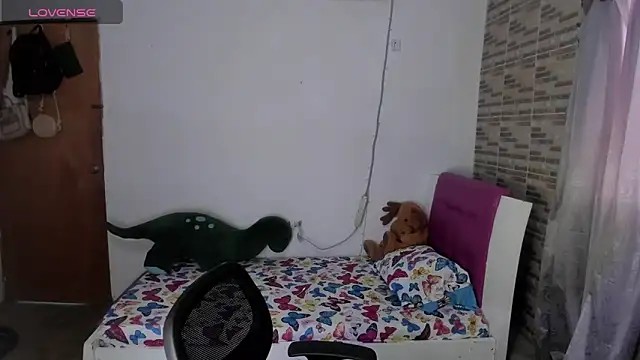  Amelia Johns  online show from 04/14/26, 04:01