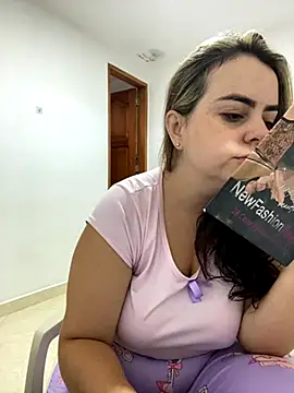 Im Amelia online show from 12/05/25, 11:53