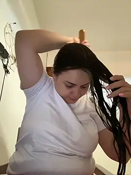 Im Amelia online show from 10/22/25, 09:03