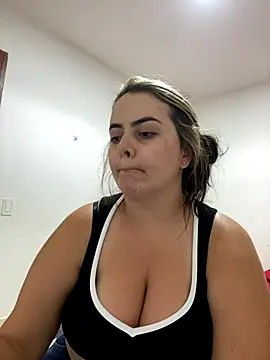 Im Amelia online show from 11/28/25, 08:42